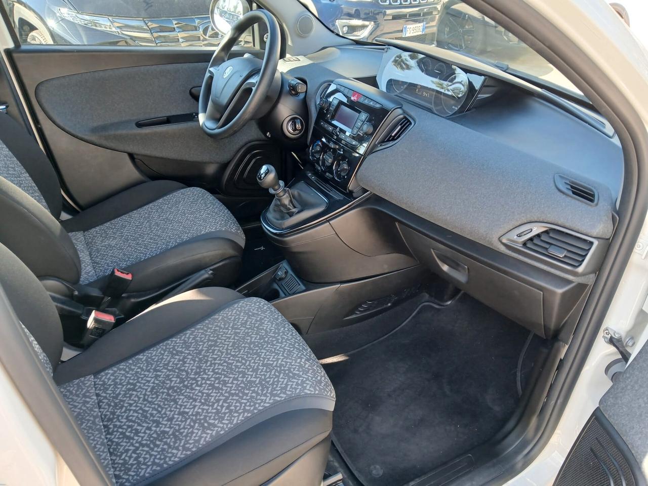 Lancia Ypsilon 1.2 69 CV 5 porte GPL Gold