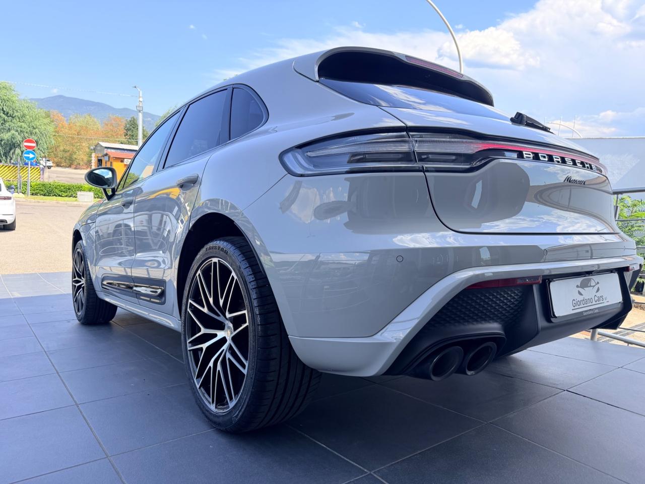 Porsche Macan 2.0 i 265 cv colore gesso tetto uni pro Italia