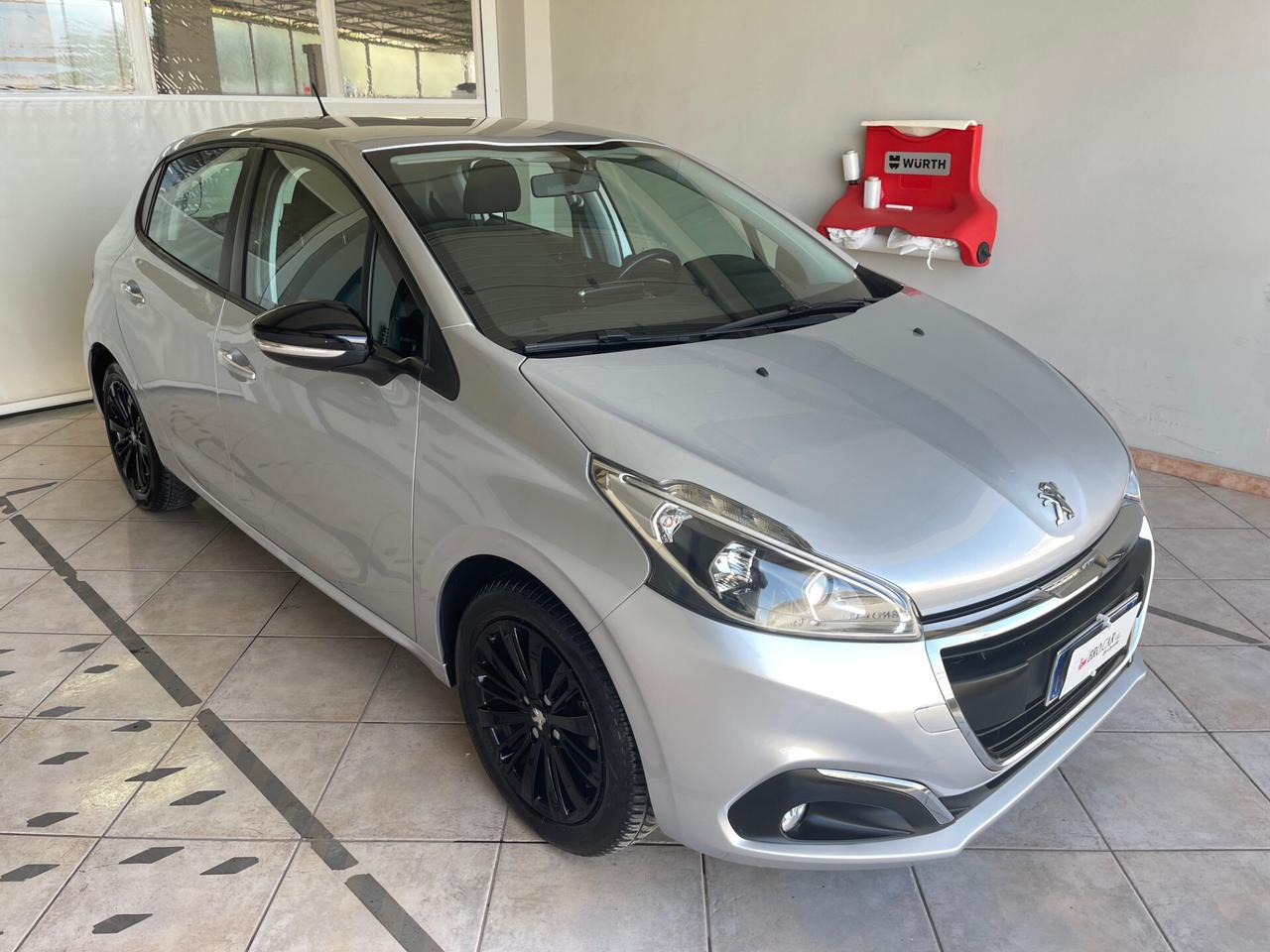 Peugeot 208 PureTech 82 5p. GPL Allure