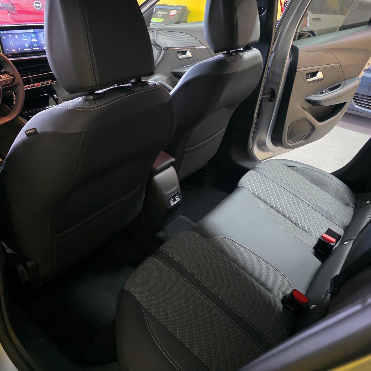 208 PureTech 100 hp 5 porte Business AZIENDALE