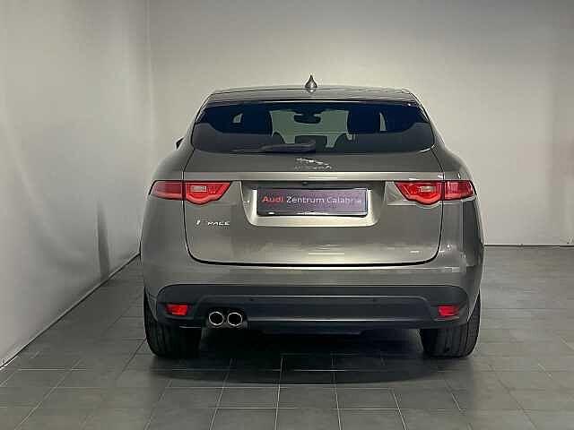 Jaguar F-PACE 2.0 D 180 CV aut. R-Sport