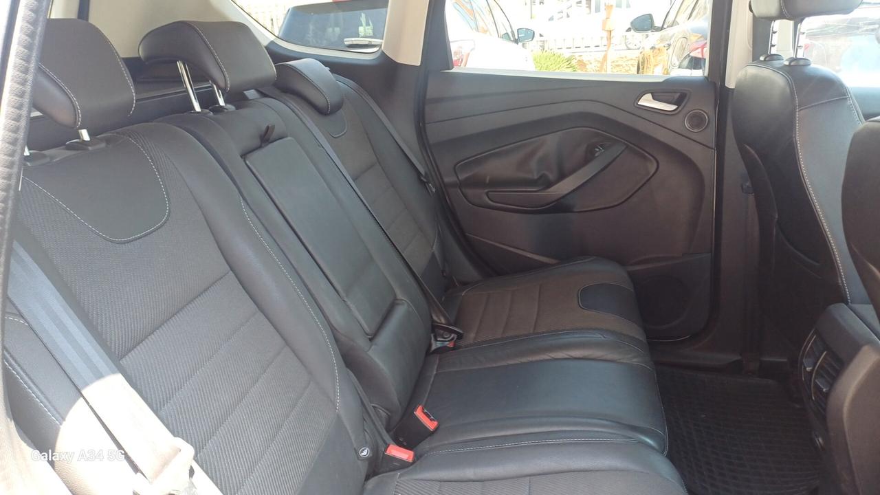 Ford Kuga 2.0 TDCI 140 CV 4WD Powershift Titanium
