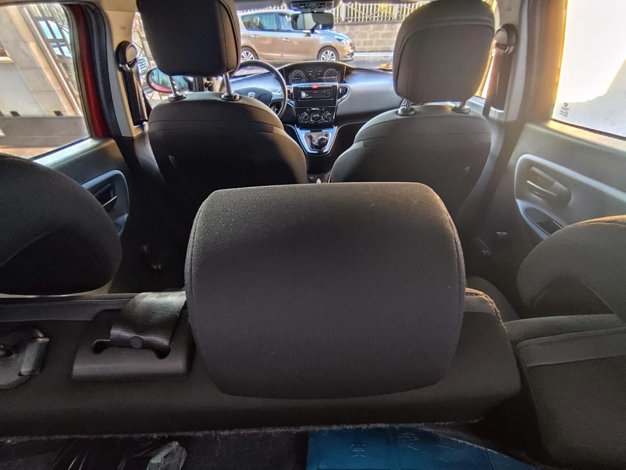 Lancia Ypsilon 1.2 69 CV 5 porte Silver