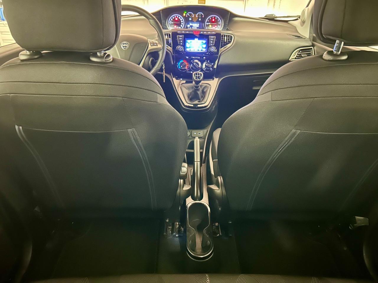 Lancia Ypsilon 1.2 69 CV 5 porte S&S Platinum