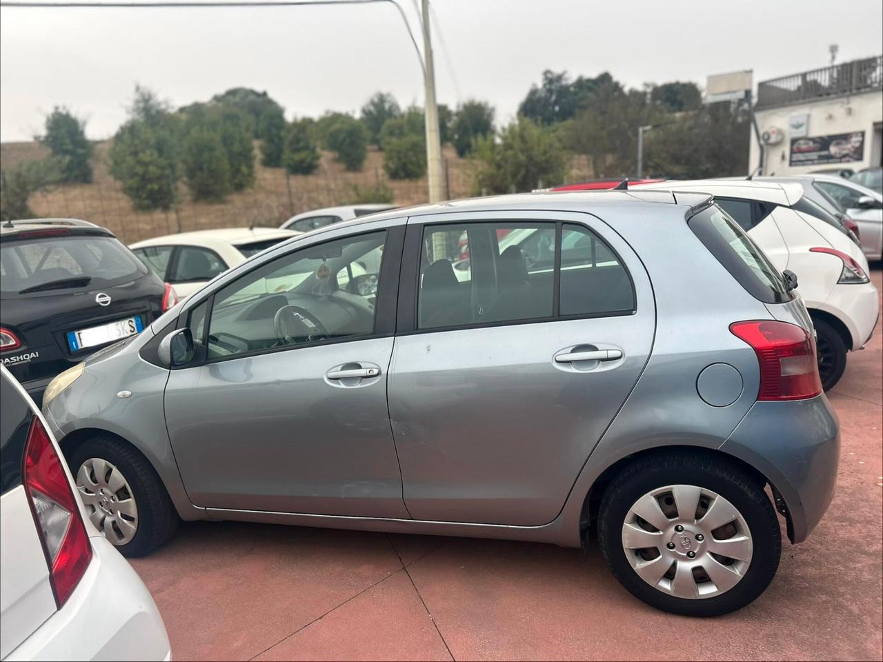 Toyota Yaris 1.0 5 porte Sol