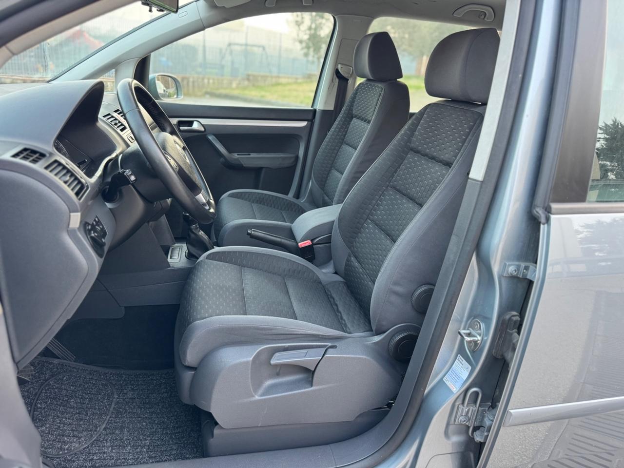 Volkswagen Touran 2.0 Highline Ecofuel 7 POSTI