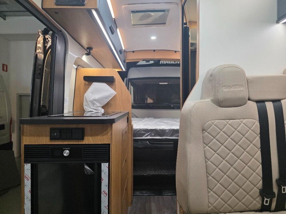 CAMPER VAN FONT VENDOME FORTY VAN 4X4