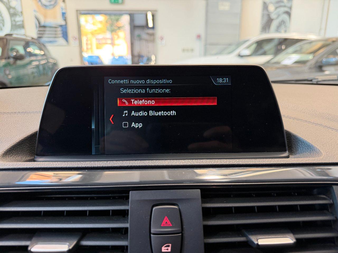 BMW 116 d Urban 5p auto - LED - 17" - Navi