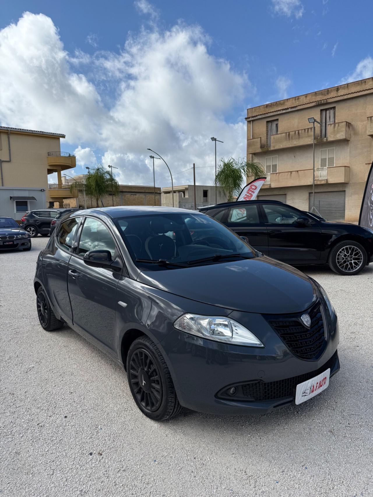 Lancia Ypsilon 1.2 69 CV 5 porte GPL Ecochic Gold