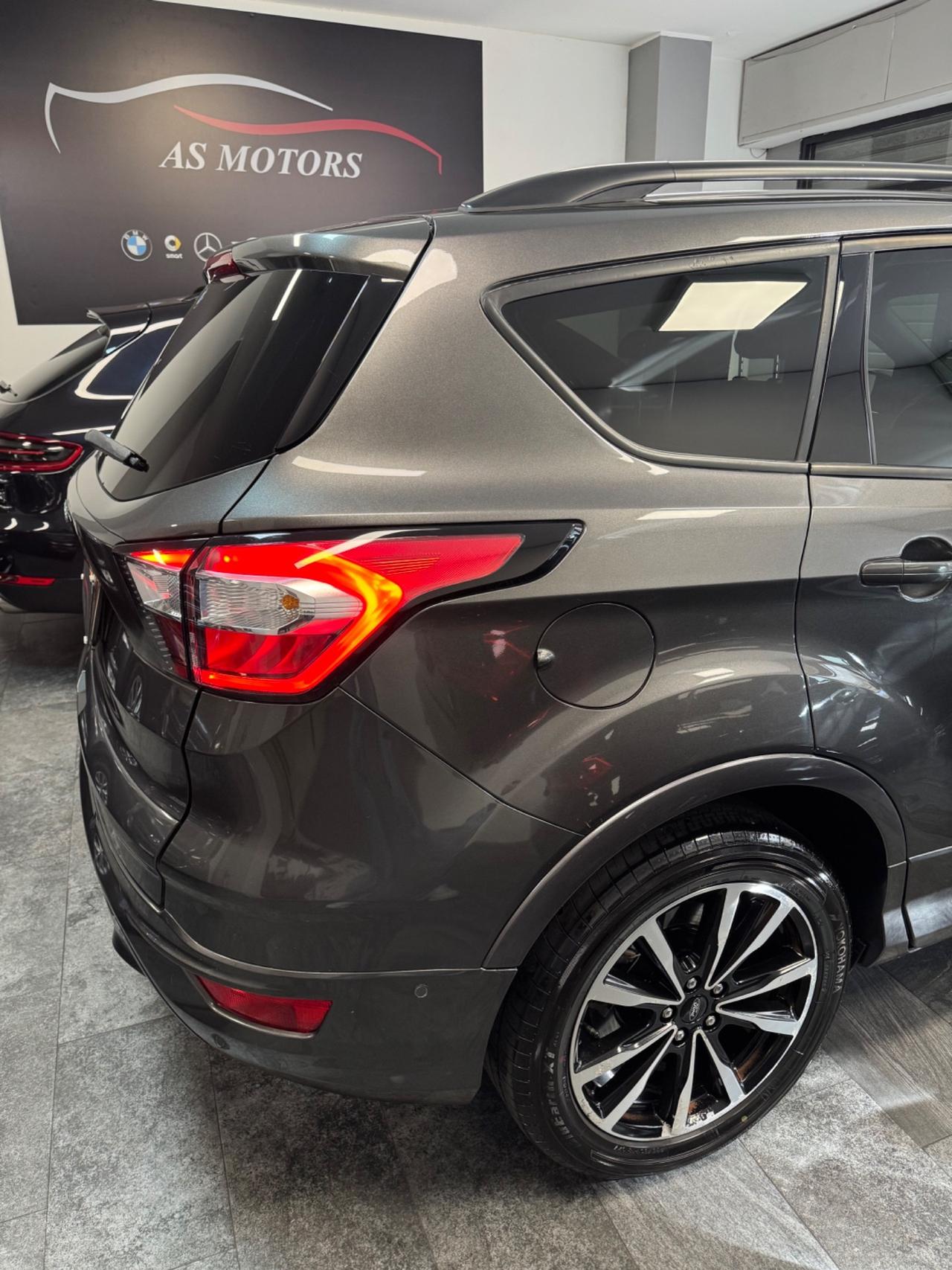 Ford Kuga 1.5 TDCI 120 CV ST-Line Finanziabile