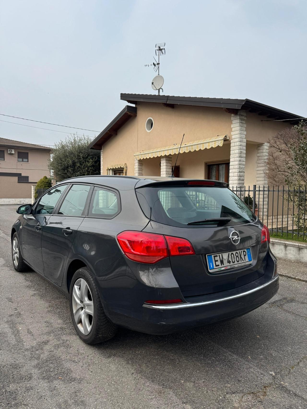 Opel Astra 1.7 CDTI 110CV Sports Tourer Cosmo