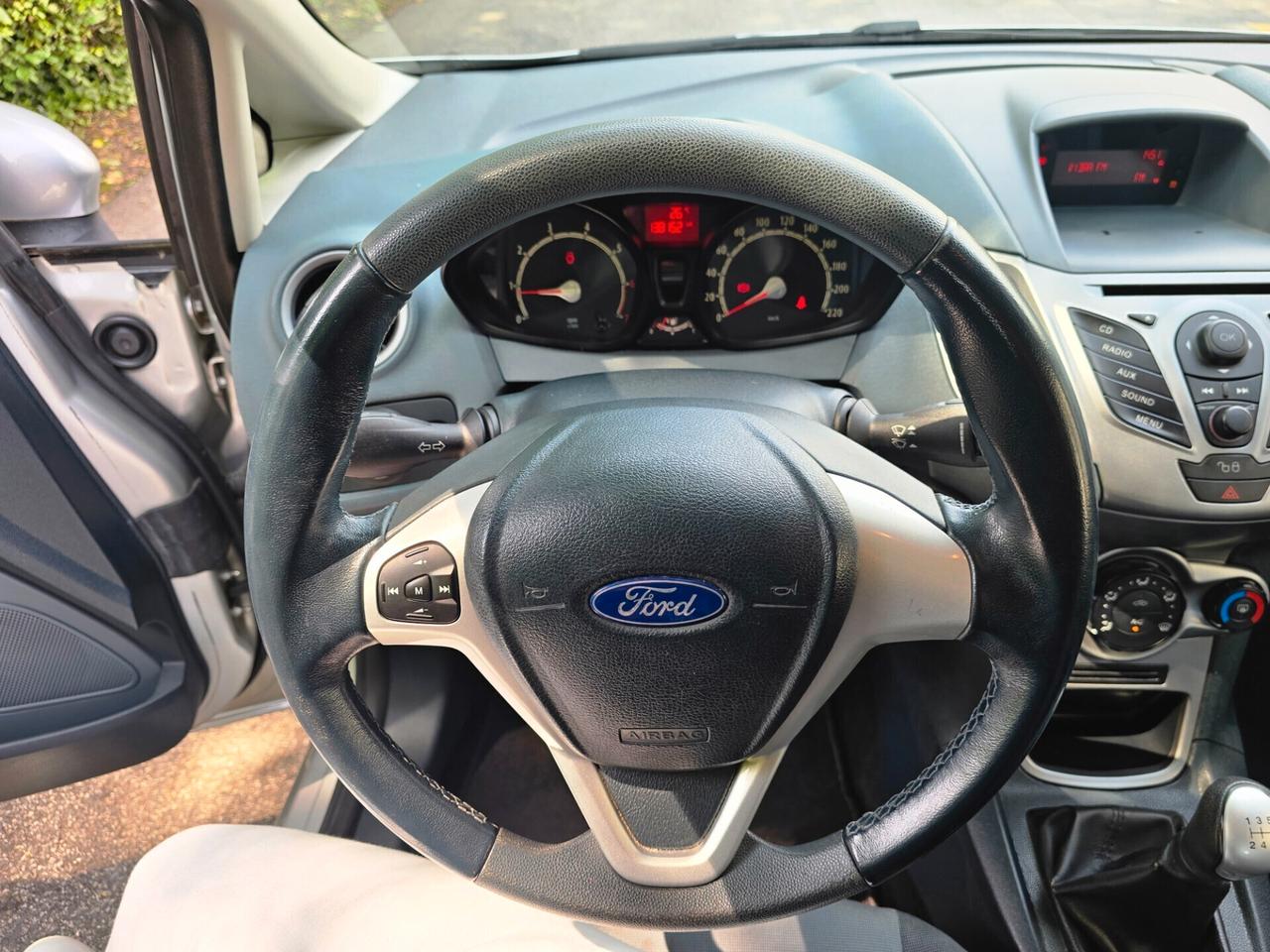 Ford Fiesta 1.2 82CV 3 porte Titanium - 2010