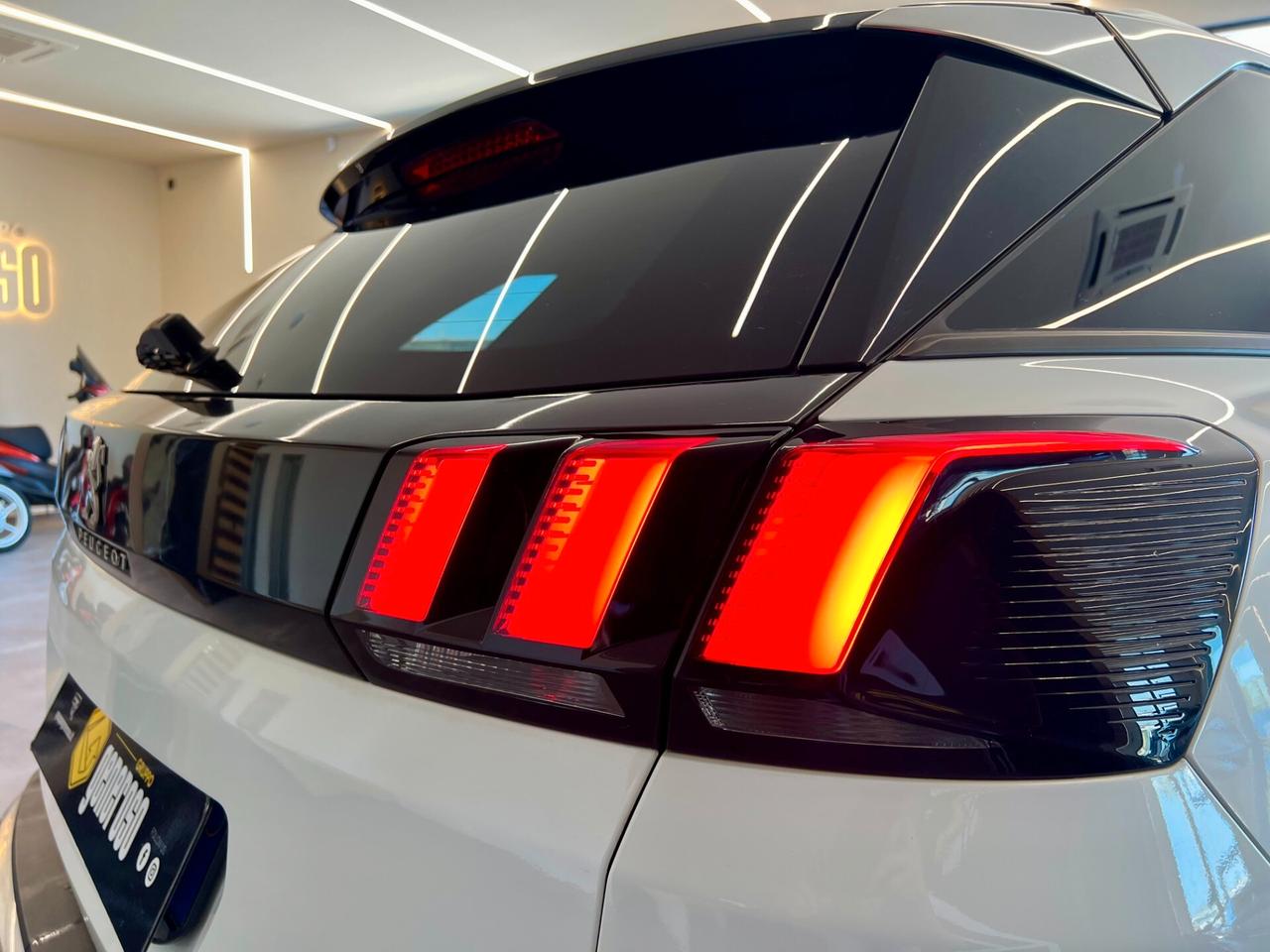 Peugeot 3008 BlueHDi 120 S&S EAT6 Crossway