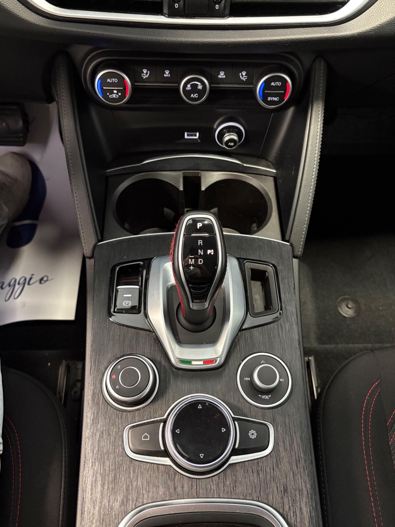 Alfa Romeo Stelvio 2.2 t Business rwd 160cv auto
