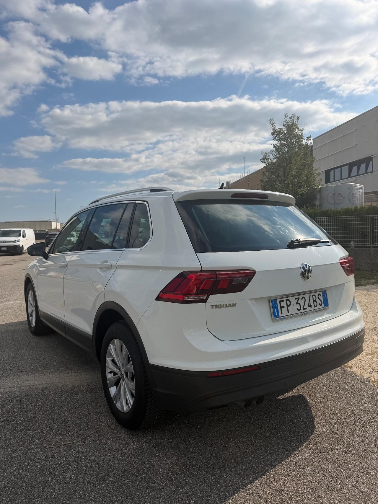 Volkswagen Tiguan .
