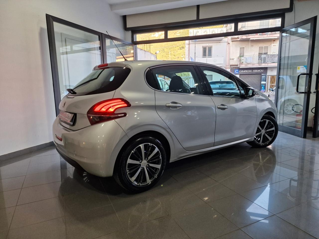 Peugeot 208 BlueHDi 75cv 5 porte Allure