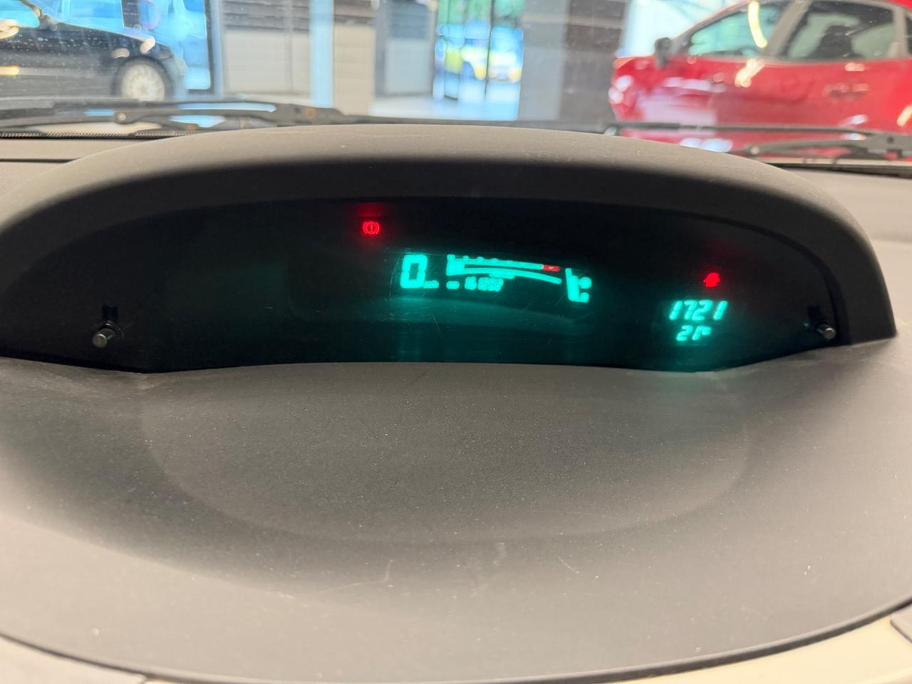 Toyota Yaris 1.3 5 porte Navi 160.000 km Neopatentati