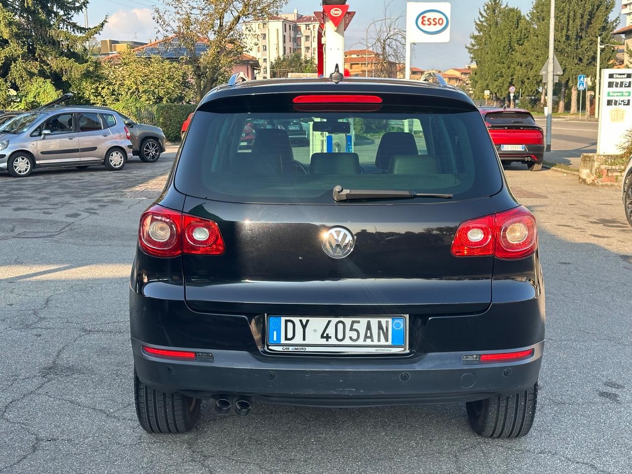 Volkswagen Tiguan 2.0 TDI DPF 4MOTION tiptronic Track & Field