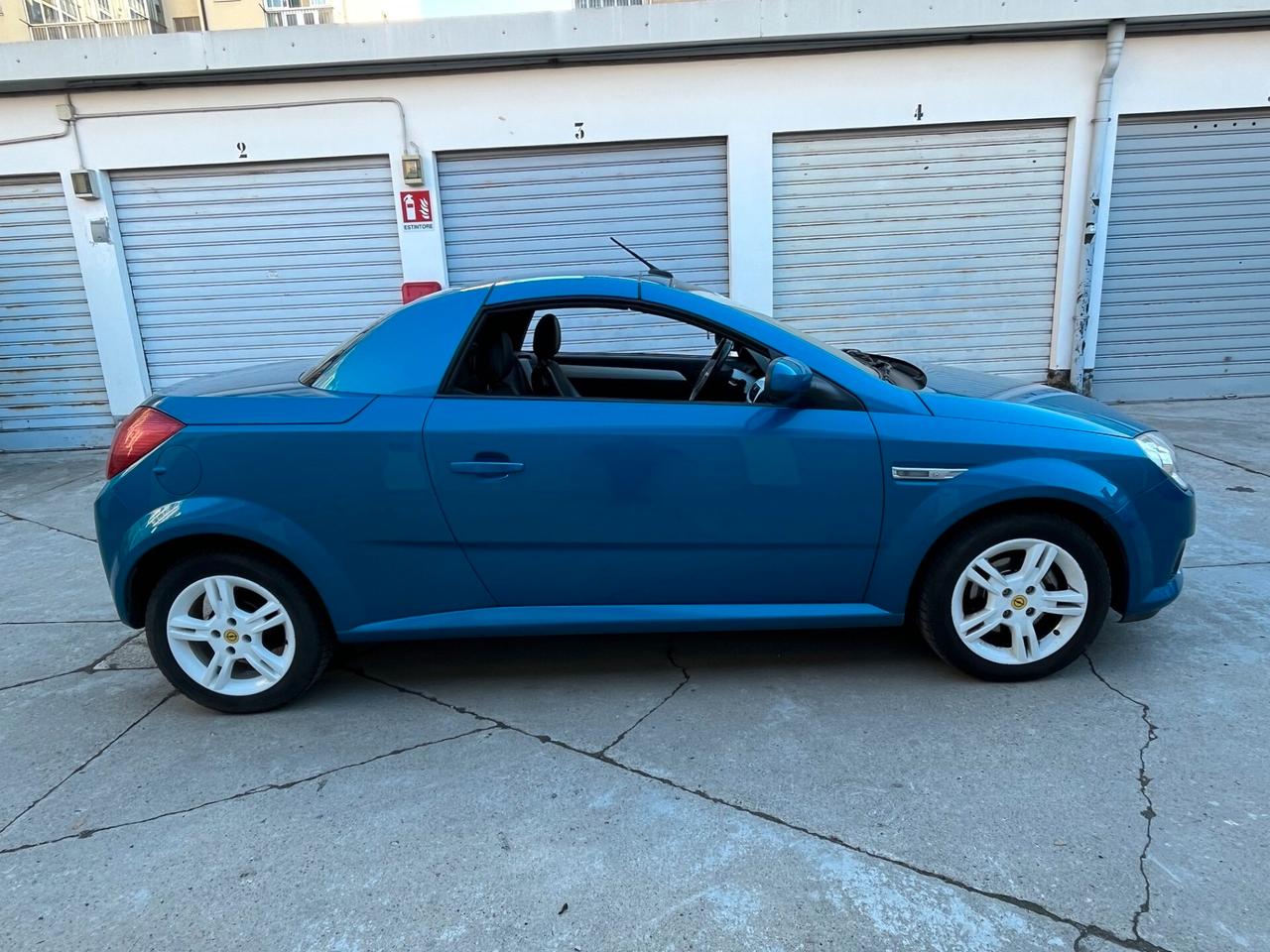 Opel Tigra TwinTop 1.4 16V Sport CABRIO