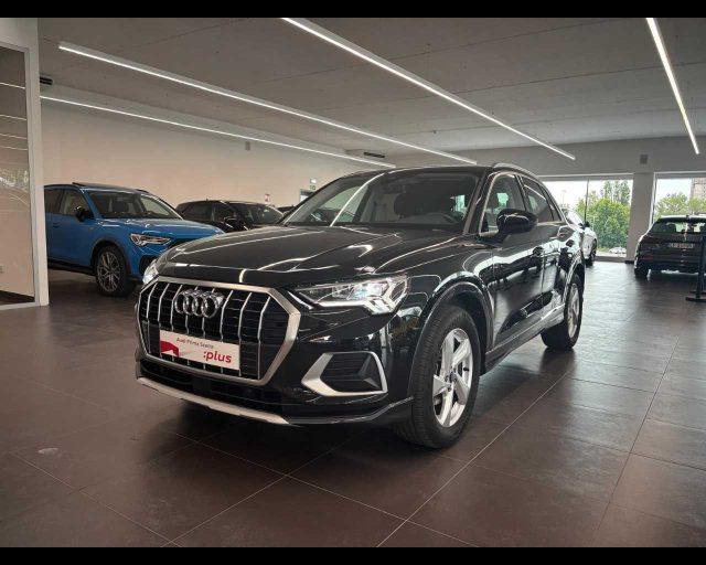 AUDI Q3 35 TDI S tronic Business Advanced