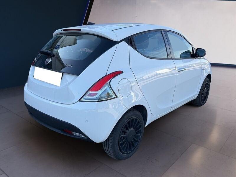Lancia Ypsilon III 2021 1.0 hybrid Silver s&s 70cv