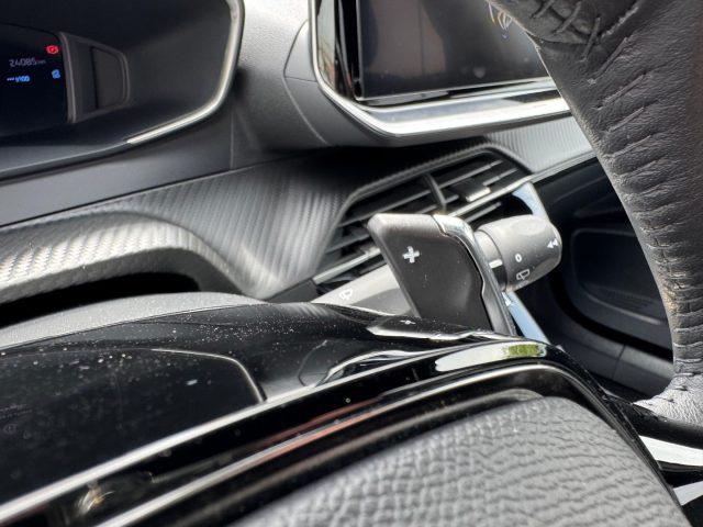 PEUGEOT 2008 PureTech 130 S&S EAT8 ALLURE Automatico
