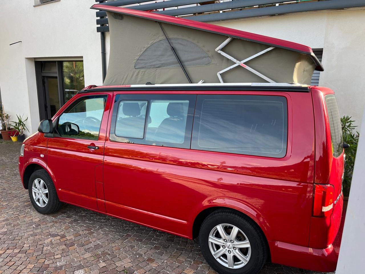 Volkswagen California T5 2.0TDI BEACH AUTOCARAVAN
