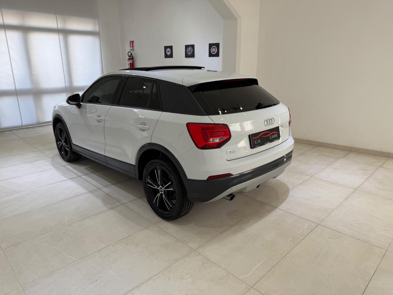 AUDI Q2 30 TDI S LINE EDITION CON TETTO APRIBILE E GANCIO TRAINO