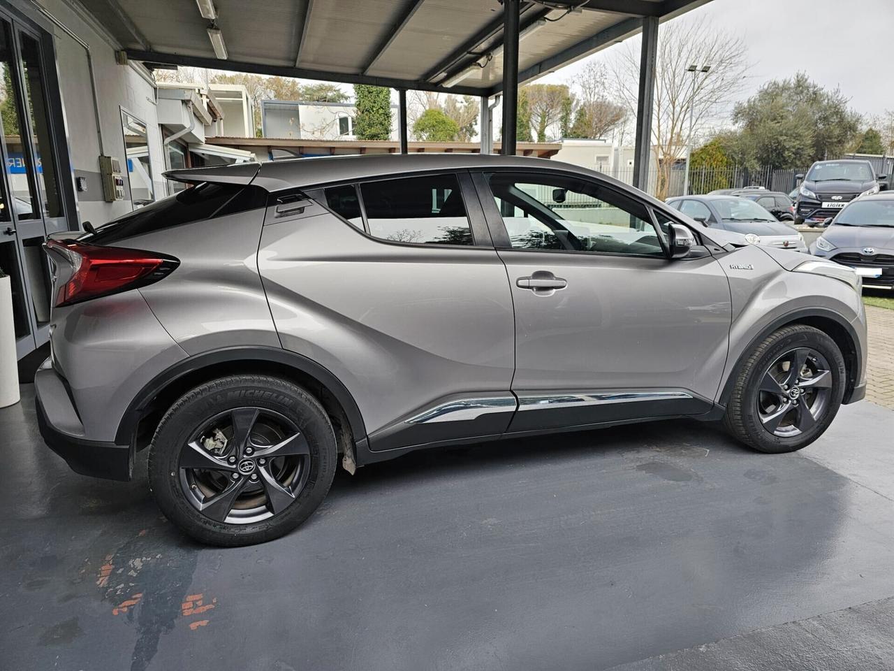 Toyota C-HR 1.8 Hybrid E-CVT Business