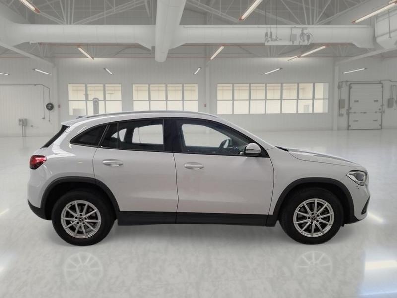 MERCEDES-BENZ GLA 180 D AUTOMATIC BUSINESS CROSSOVER