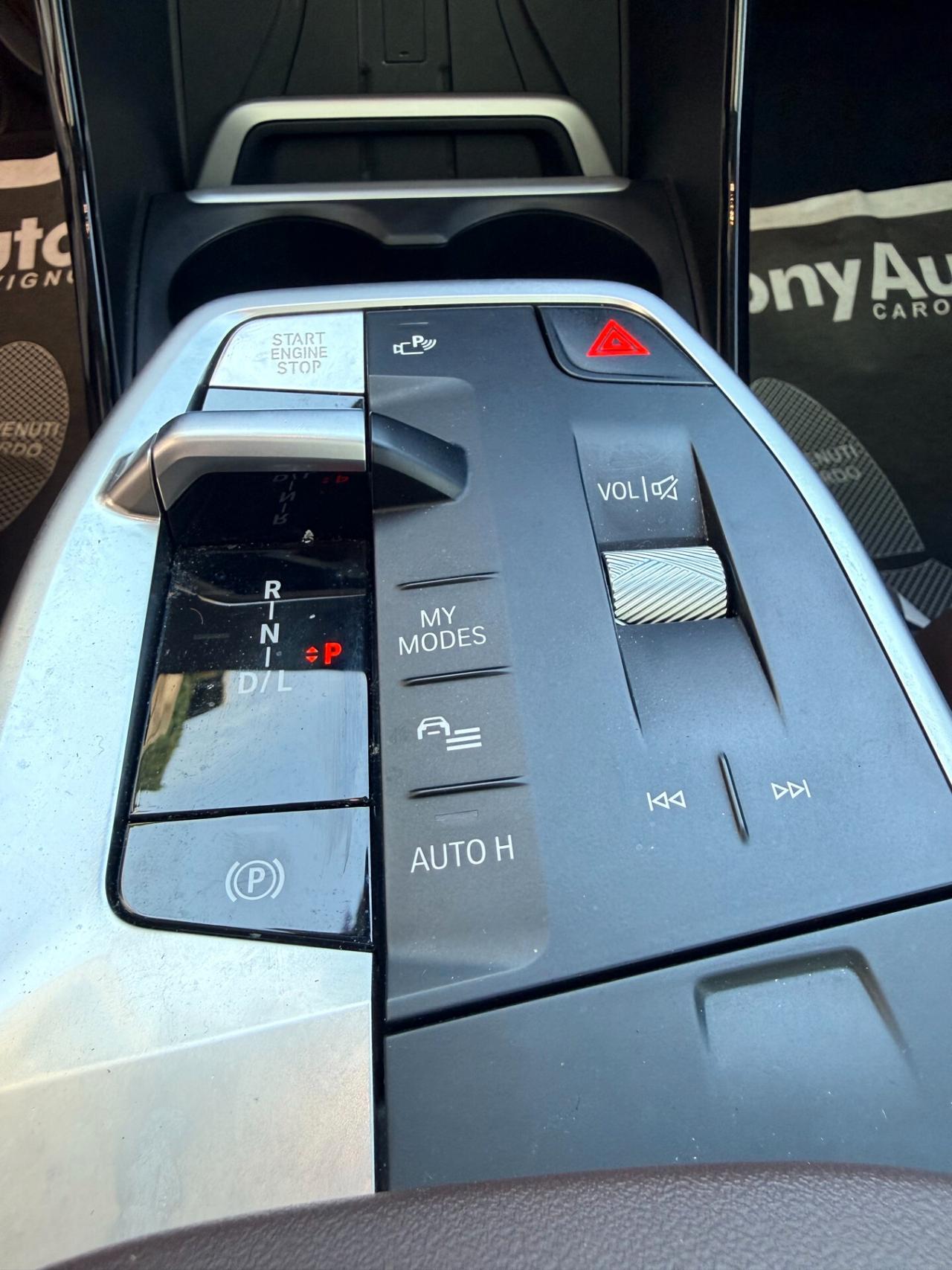 Bmw 218d Active Tourer Luxury auto TETTO APRIBILE,TETTO PANORAMICO,APPLE CARPLAY,LUCI SOFFUSE,TELECAMERA,NAVI
