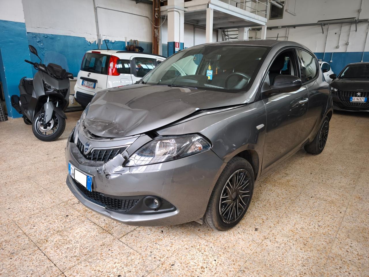 Lancia Ypsilon 5 porte S&S Hybrid Gold INCIDENTATA
