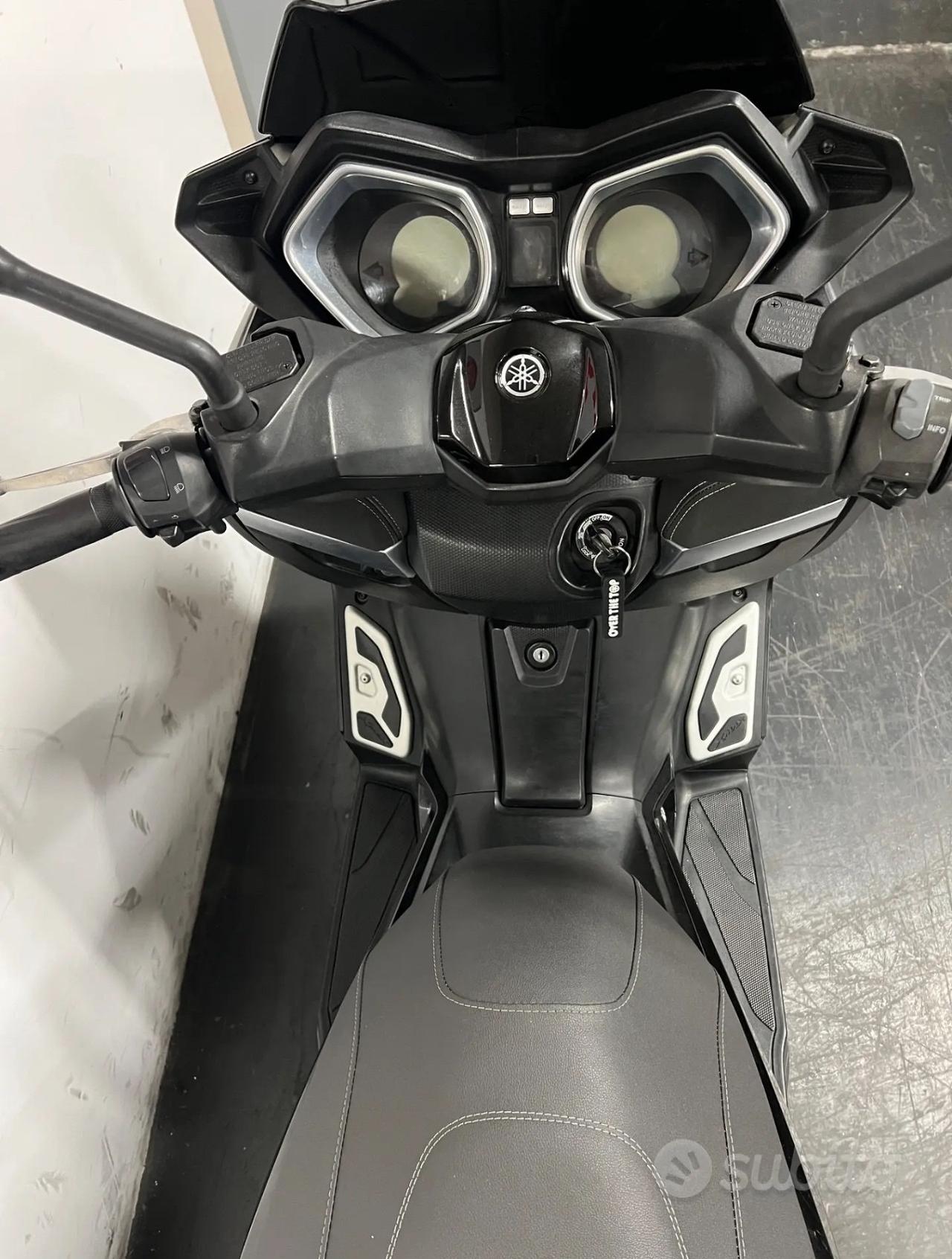 Yamaha X-Max 250