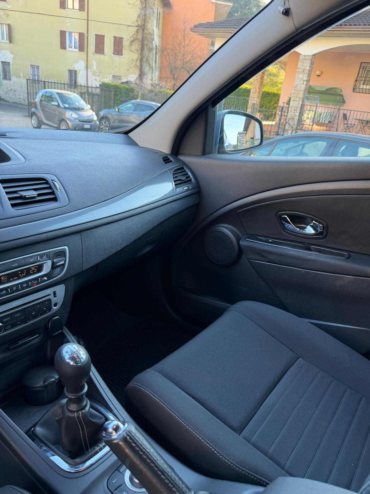 Renault MEGANE dCi 110CV LIMITED KMCERT GARANZ UNICOPR