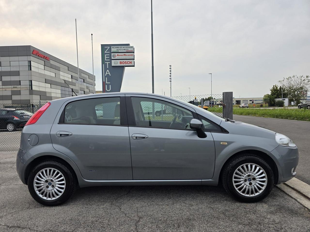Fiat Grande Punto 1.2 5 p. 65cv Active OK NEOPATENTATI
