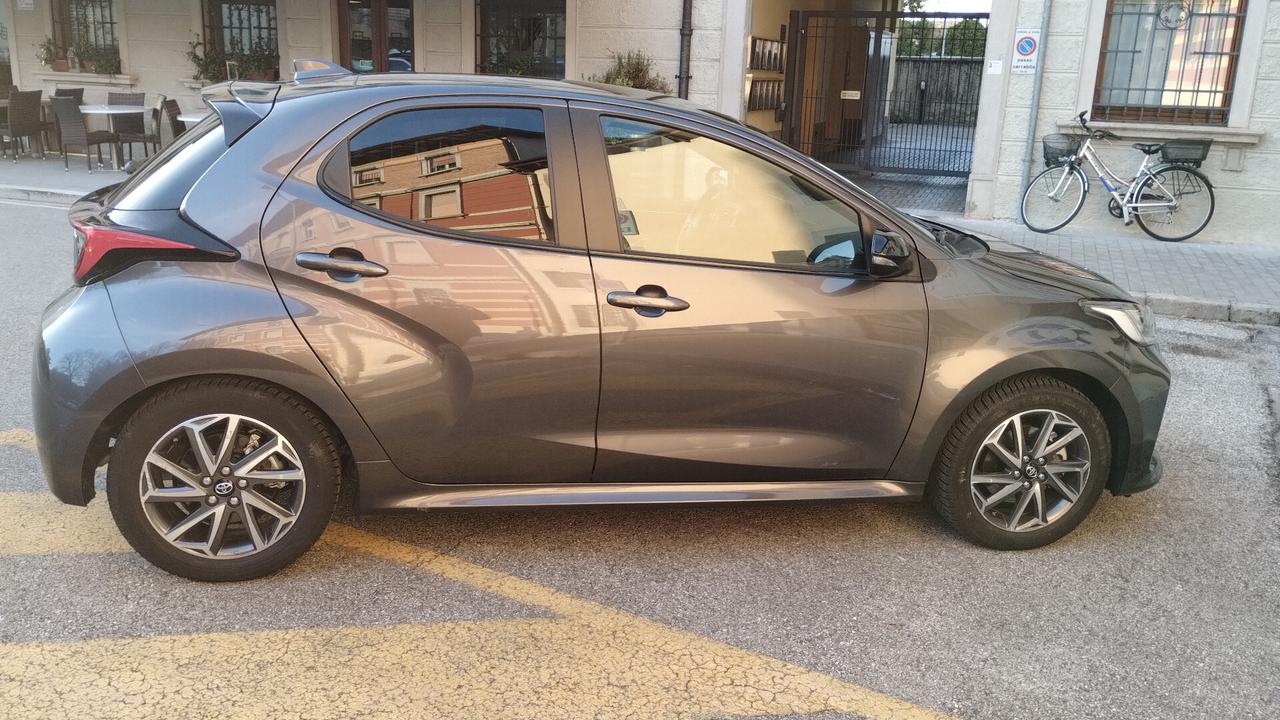 Toyota Yaris 1.5 Hybrid 5 porte Lounge