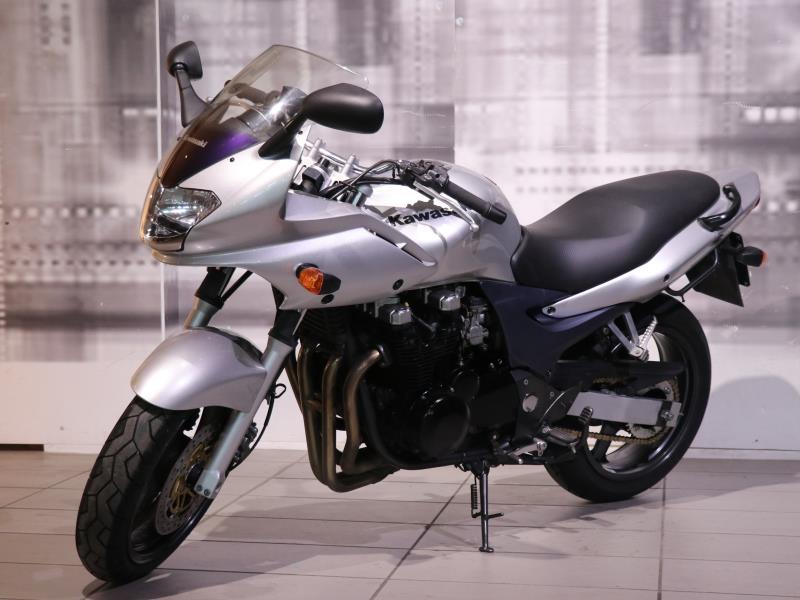 Kawasaki ZR 7 S
