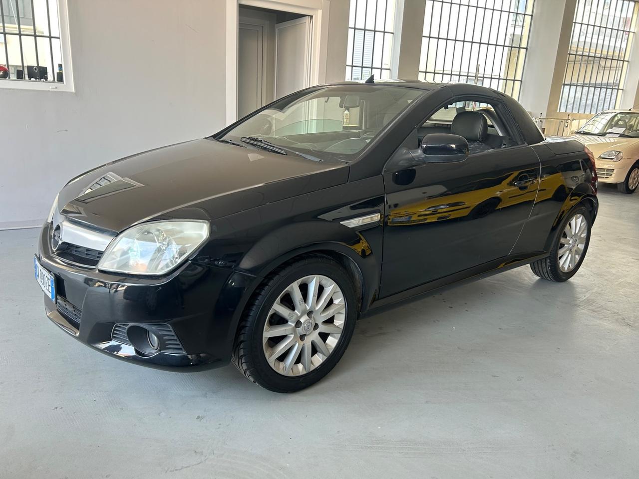 Opel Tigra TwinTop 1.4 16V Sport