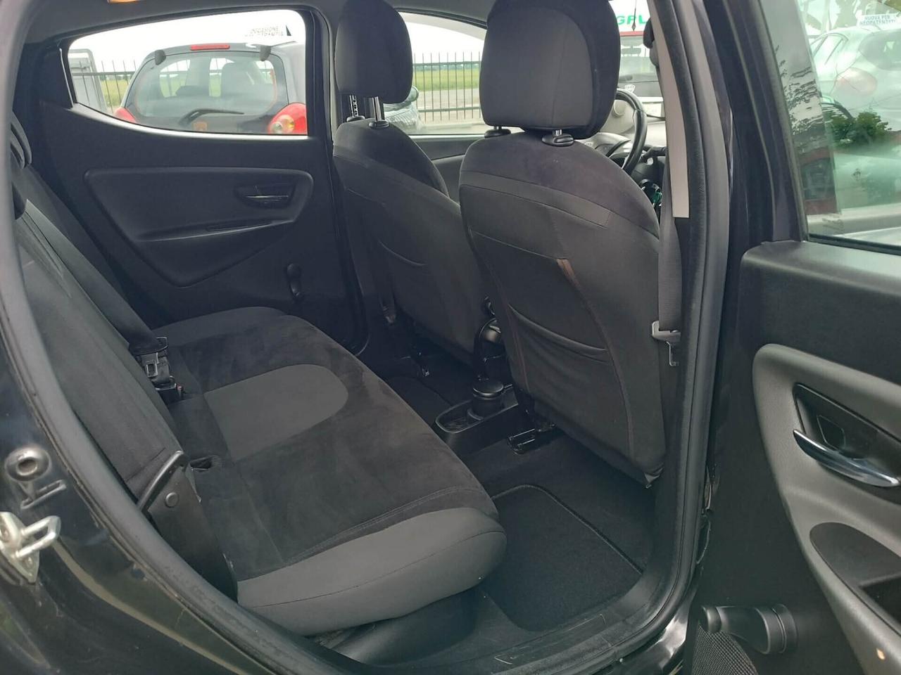 Lancia Ypsilon 1.2 69 CV 5 porte GPL Ecochic Silver