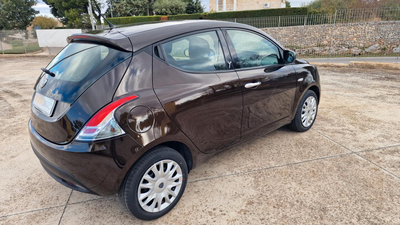 Lancia Ypsilon 1.2 69 CV 5 porte S&S Gold