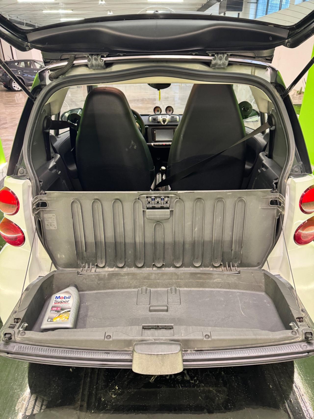 Smart ForTwo 52 kW MHD coupé White Tailor Made