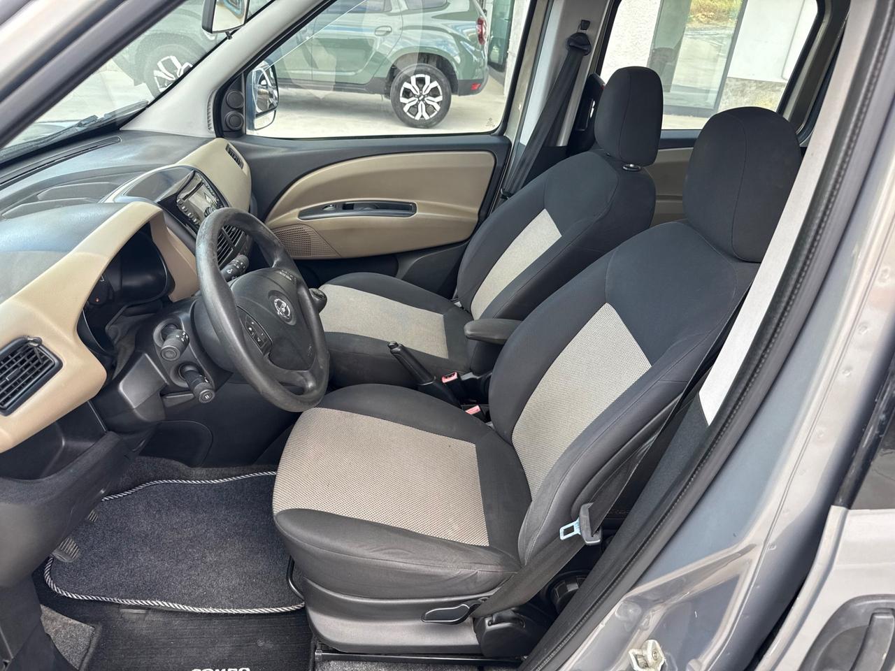 Opel Combo 1.6 CDTi 105CV Cosmo