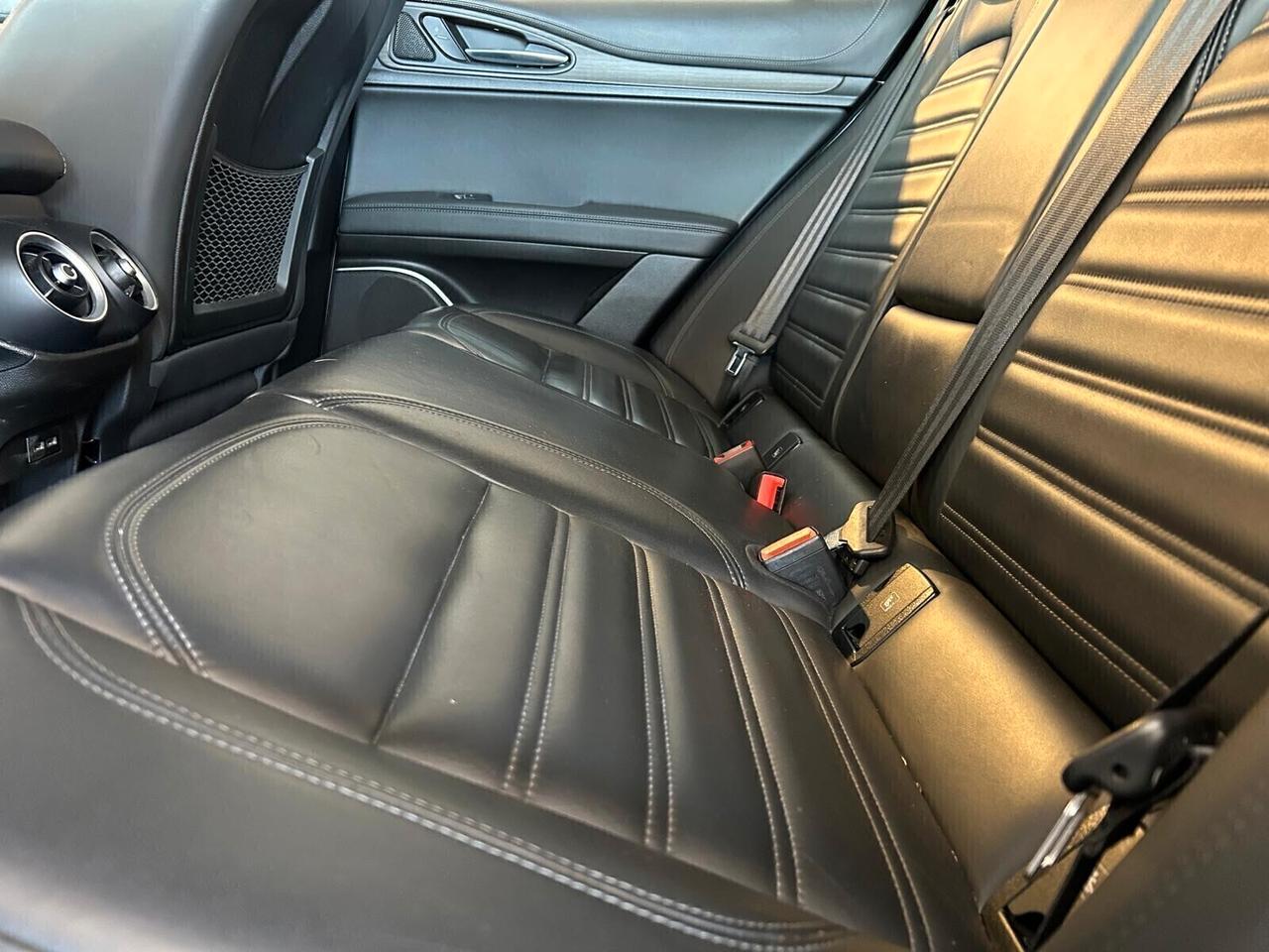 Alfa Romeo Stelvio Ti 2.2 Turbodiesel AT8 Q4 SPOTICAR