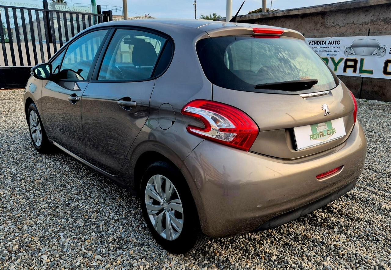 Peugeot 208 1.2 benzina 82 CV 5 porte