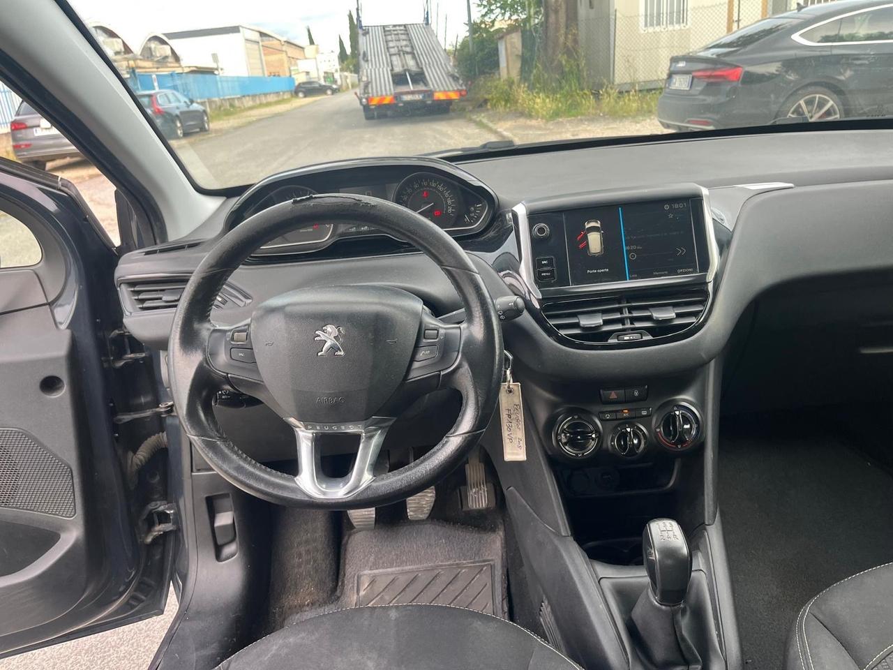 Peugeot 208 PureTech 82 5 porte Allure