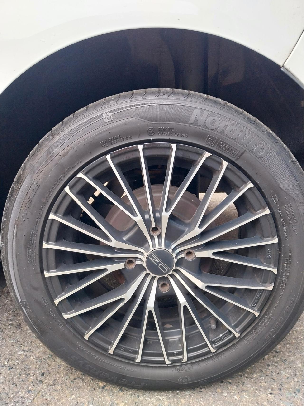 Ford Fiesta 1.2 82CV 3 porte Titanium