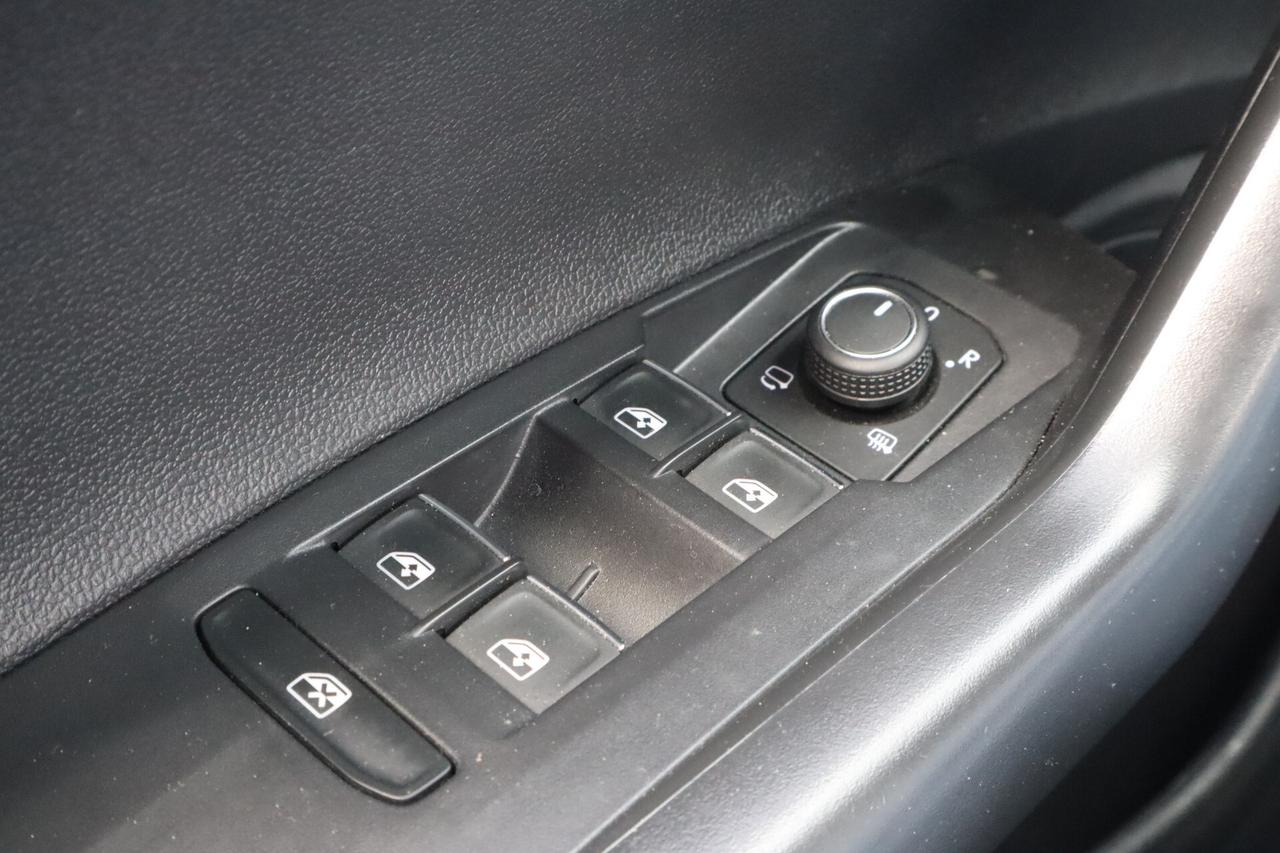Volkswagen Polo 1.0 Tsi 95 CV MATRIX ACC KEYLESS
