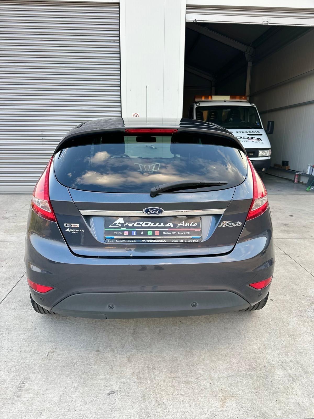 Ford Fiesta 1.4 TDCi 68CV 5 porte Titanium