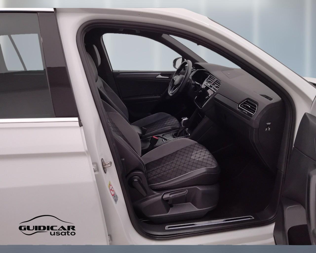 VOLKSWAGEN Tiguan II 2021 - Tiguan 1.5 tsi R-Line 150cv dsg