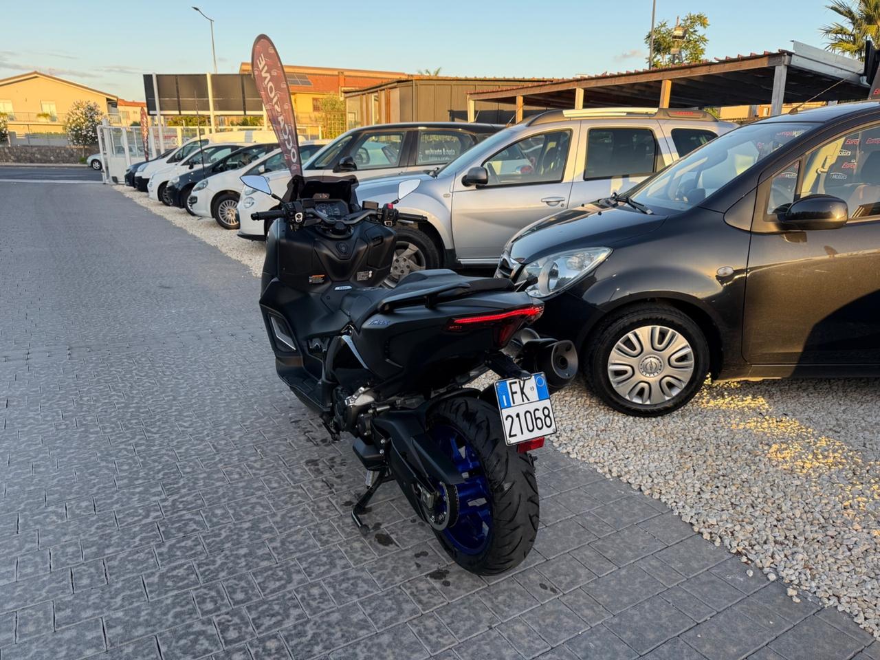 Yamaha TMAX 560